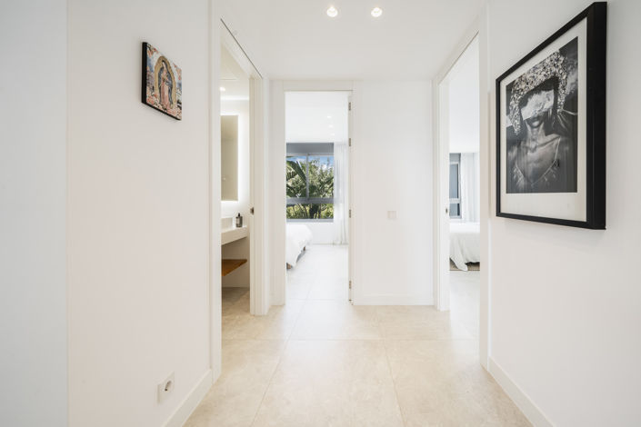 Image No.35-4 Bed Property for sale