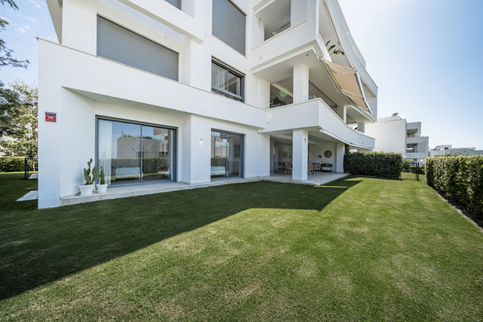 Image No.38-4 Bed Property for sale
