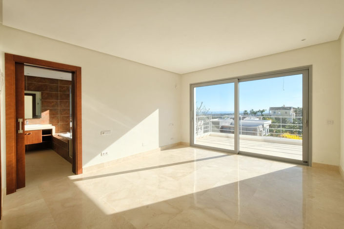 Image No.37-4 Bed Villa for sale
