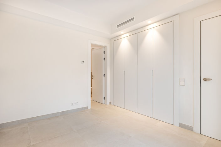Image No.13-4 Bed House for sale