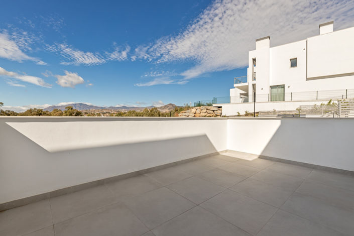 Image No.21-4 Bed House for sale