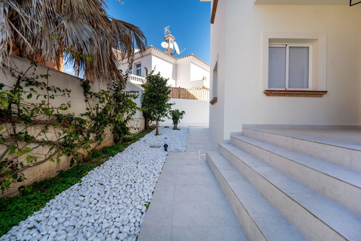 Image No.25-4 Bed Villa for sale