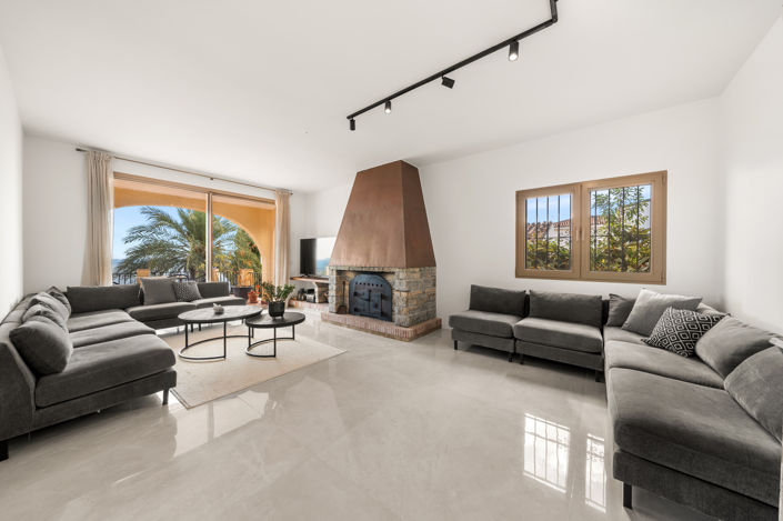 Image No.10-7 Bed Villa for sale