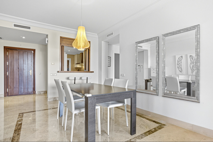 Image No.10-2 Bed Property for sale
