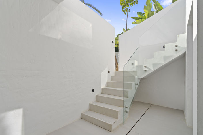 Image No.19-5 Bed Townhouse for sale