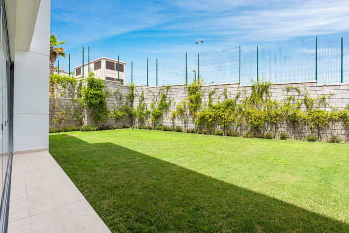 Image No.27-3 Bed Property for sale