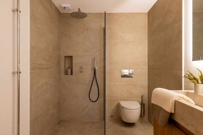 Image No.24-3 Bed Property for sale