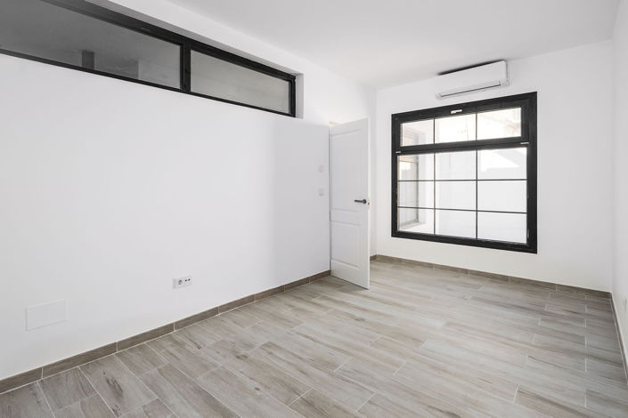 Image No.27-3 Bed Townhouse for sale