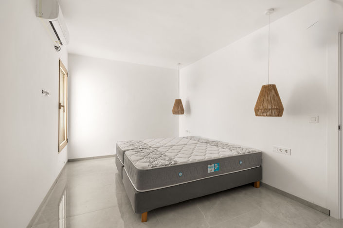 Image No.20-7 Bed Villa for sale