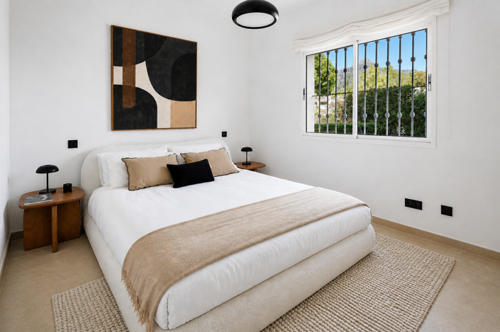 Image No.11-3 Bed Property for sale