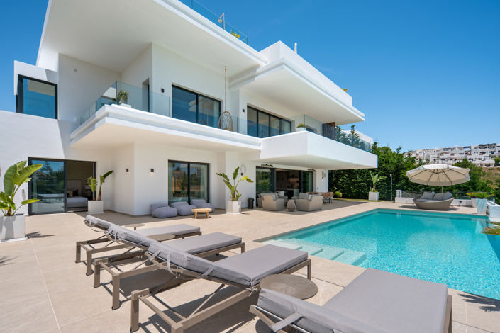 Image No.3-6 Bed Villa for sale