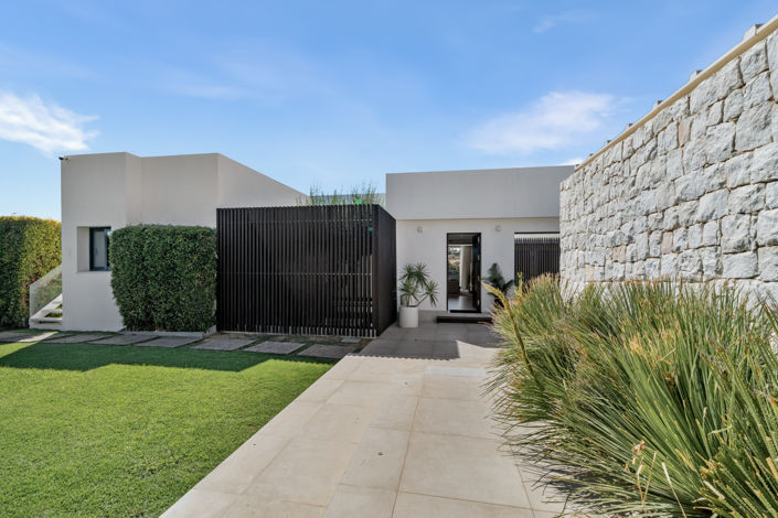 Image No.3-5 Bed Villa for sale