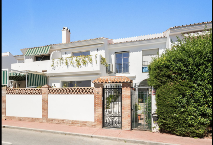 Image No.17-4 Bed Townhouse for sale
