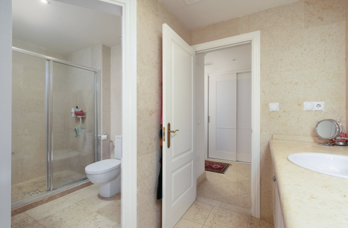 Image No.24-3 Bed Apartment for sale