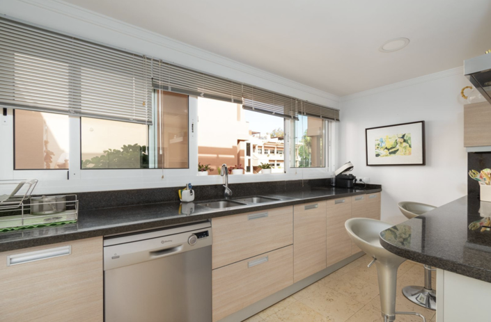 Image No.9-3 Bed Apartment for sale