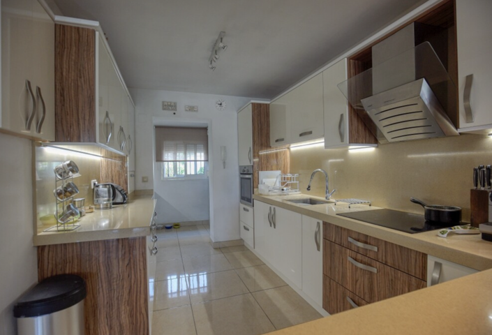 Image No.13-4 Bed Townhouse for sale