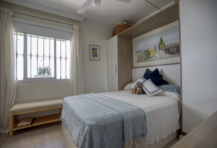 Image No.15-4 Bed Townhouse for sale
