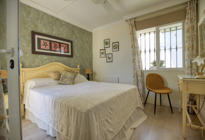 Image No.24-4 Bed Townhouse for sale