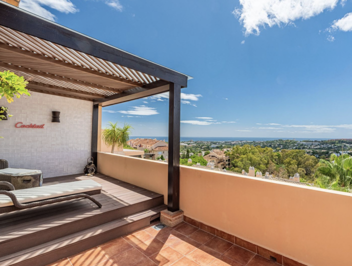 Image No.18-2 Bed Property for sale