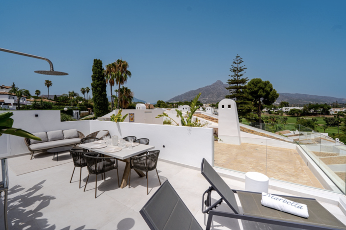 Image No.17-2 Bed Property for sale