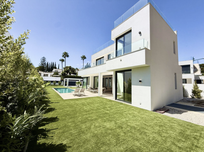 Image No.3-6 Bed Villa for sale