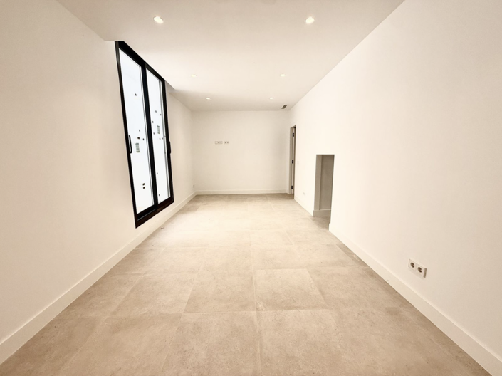Image No.38-6 Bed Villa for sale