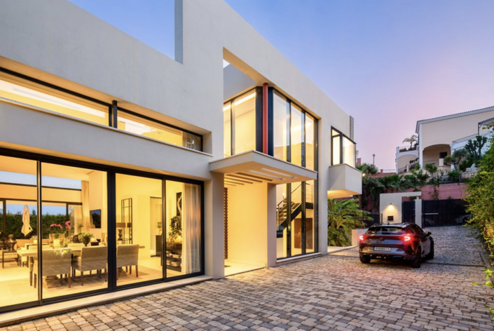 Image No.2-5 Bed Villa for sale