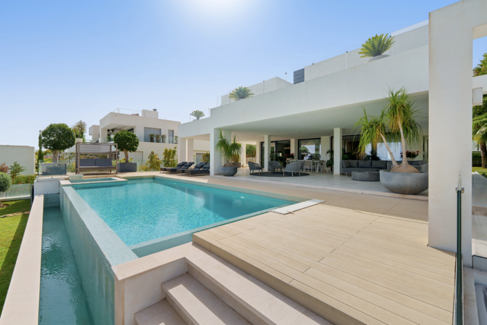 Image No.16-5 Bed Villa for sale