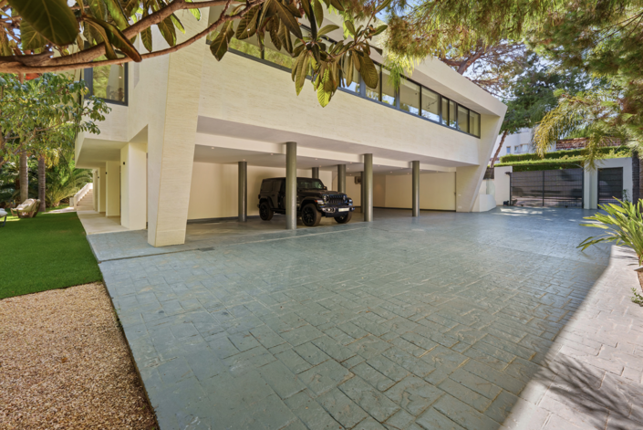 Image No.27-5 Bed Villa for sale