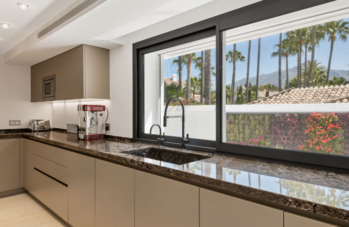Image No.14-6 Bed Villa for sale