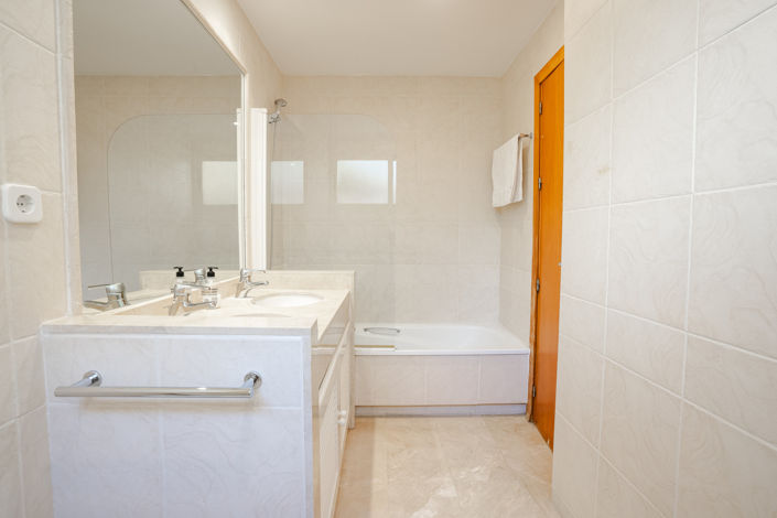 Image No.31-4 Bed Villa for sale