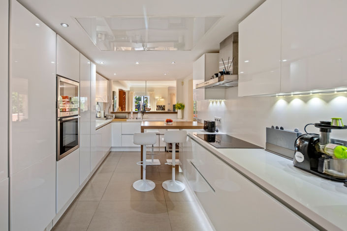 Image No.5-5 Bed Townhouse for sale