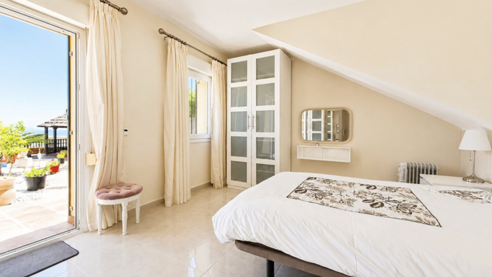 Image No.34-5 Bed Villa for sale