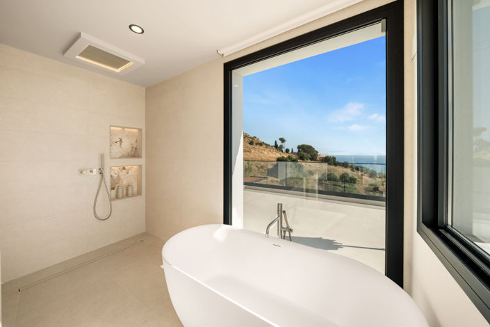 Image No.6-5 Bed Villa for sale
