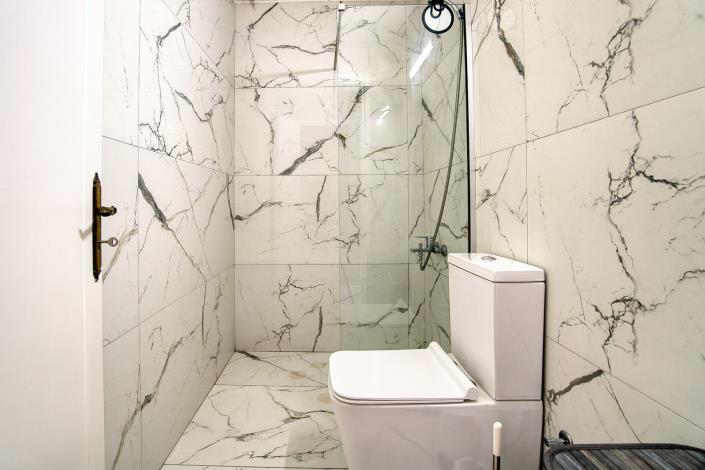 Image No.17-4 Bed Townhouse for sale