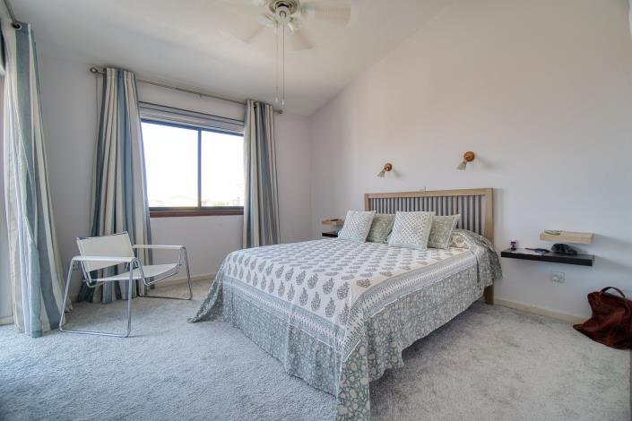 Image No.4-4 Bed Townhouse for sale