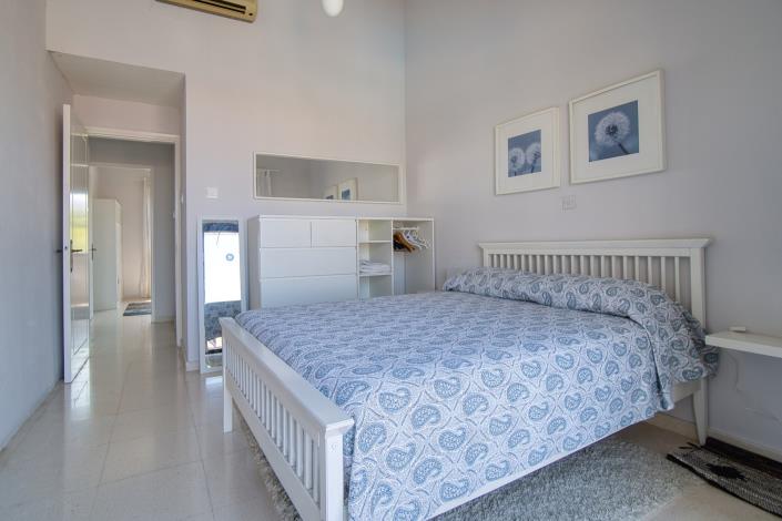 Image No.13-4 Bed Townhouse for sale