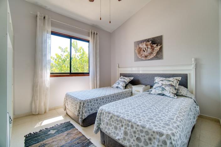 Image No.14-4 Bed Townhouse for sale