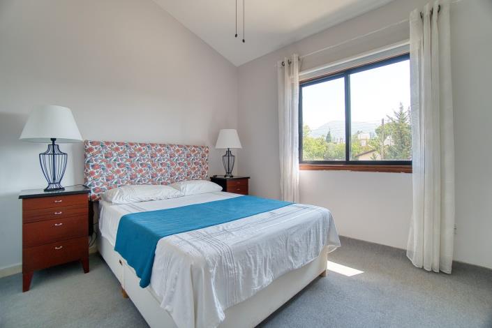 Image No.12-4 Bed Townhouse for sale