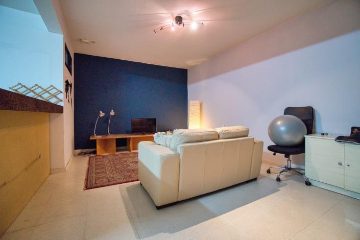 Image No.20-4 Bed Townhouse for sale