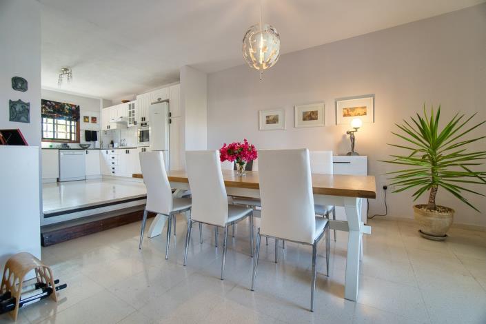 Image No.10-4 Bed Townhouse for sale