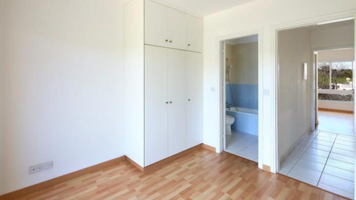 Image No.8-2 Bed Townhouse for sale