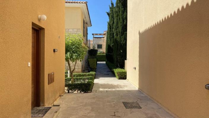 Image No.10-2 Bed Townhouse for sale