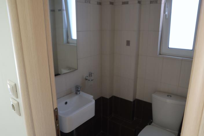 Image No.17-3 Bed Semi-Detached for sale