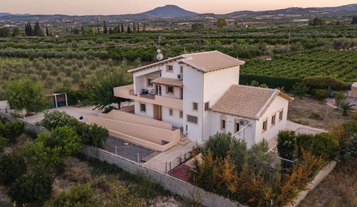 Image No.4-6 Bed Villa / Detached for sale