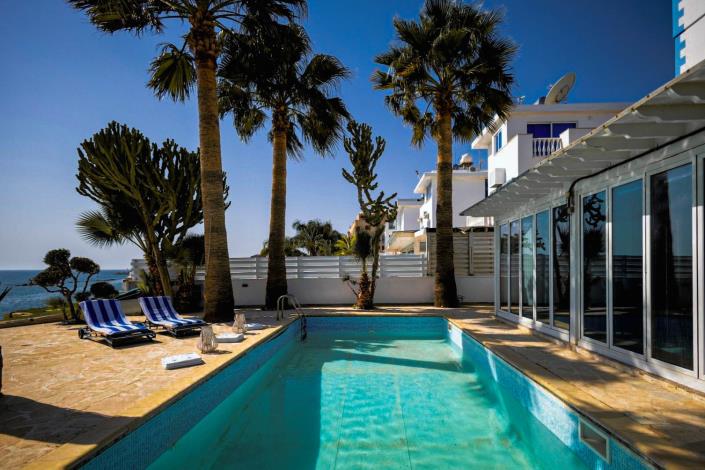 Image No.6-4 Bed Villa / Detached for sale