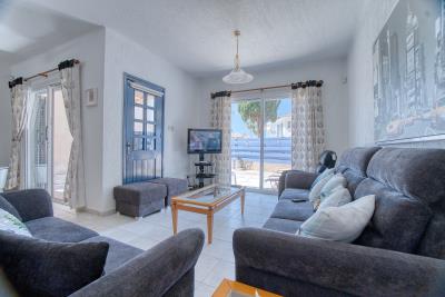 680762-detached-villa-for-sale-in-kato-paphos-universal_orig