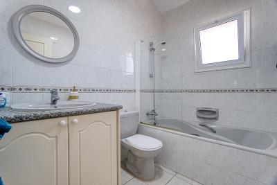 680737-detached-villa-for-sale-in-kato-paphos-universal_orig