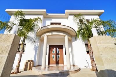 664968-detached-villa-for-sale-in-select-location_orig