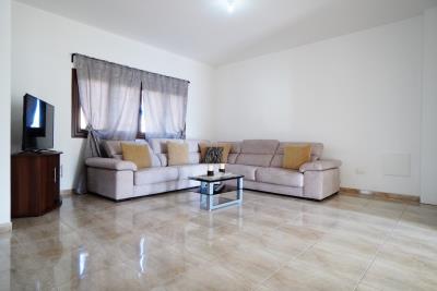 664947-detached-villa-for-sale-in-select-location_orig